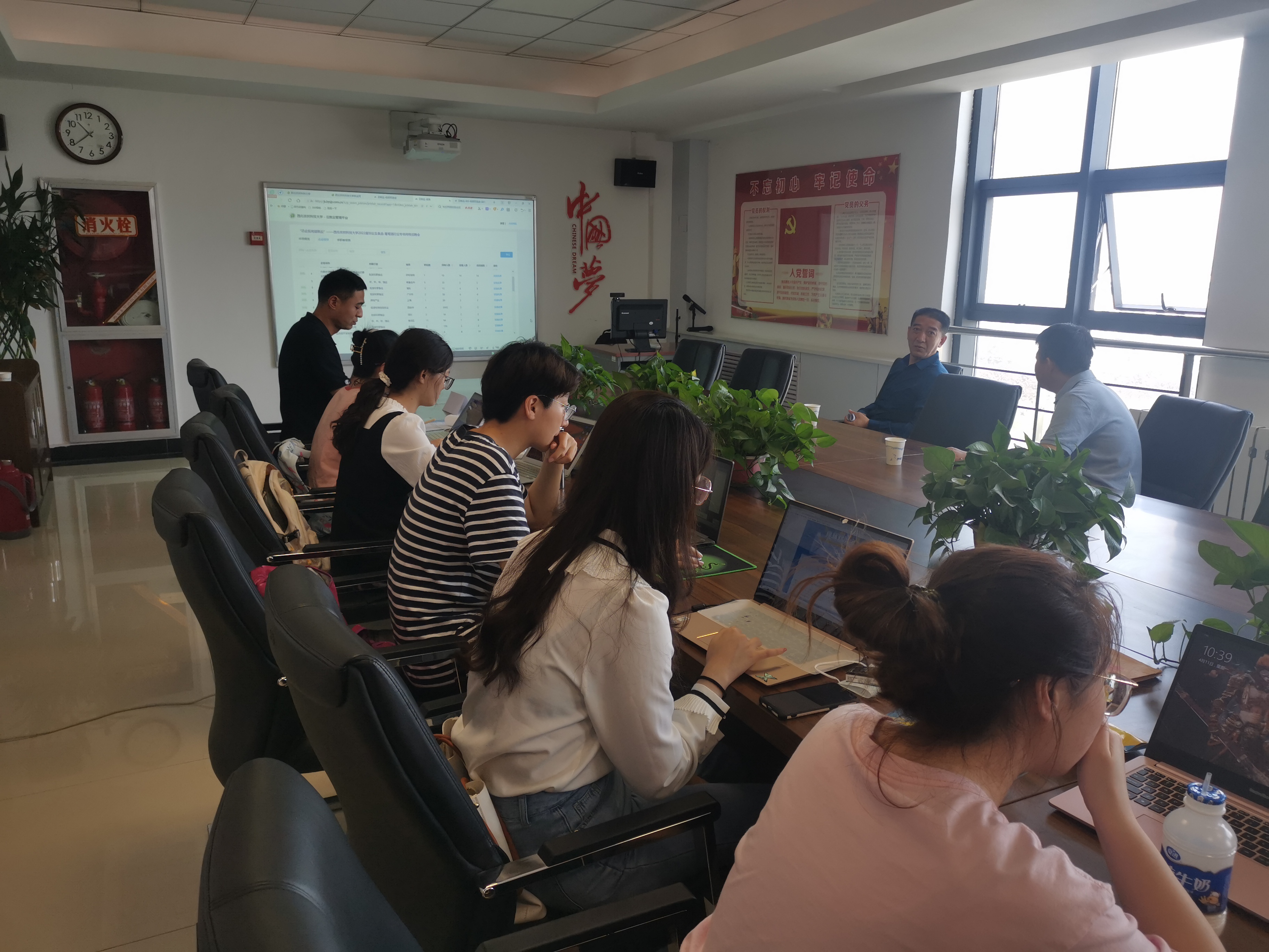 a1b391623f87499e9413af114ebb92ca.jpg a1b391623f87499e9413af114ebb92ca.jpg